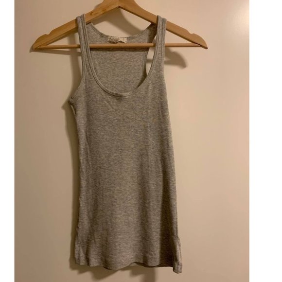 Tank top/spaghetti strap bundle - Picture 5 of 6